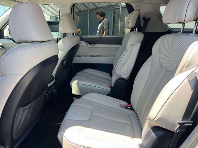 Used 2024 Hyundai Palisade Calligraphy AWD/4WD image 17