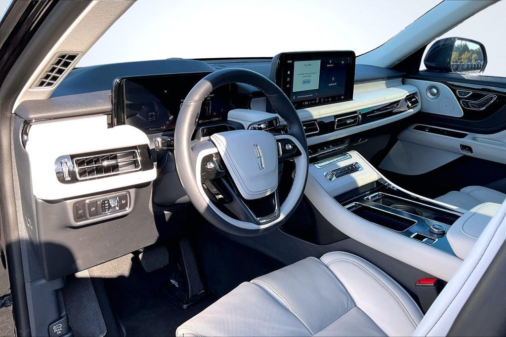 Used 2026 Lincoln Aviator Reserve w/ Luxury Package AWD/4WD image 18