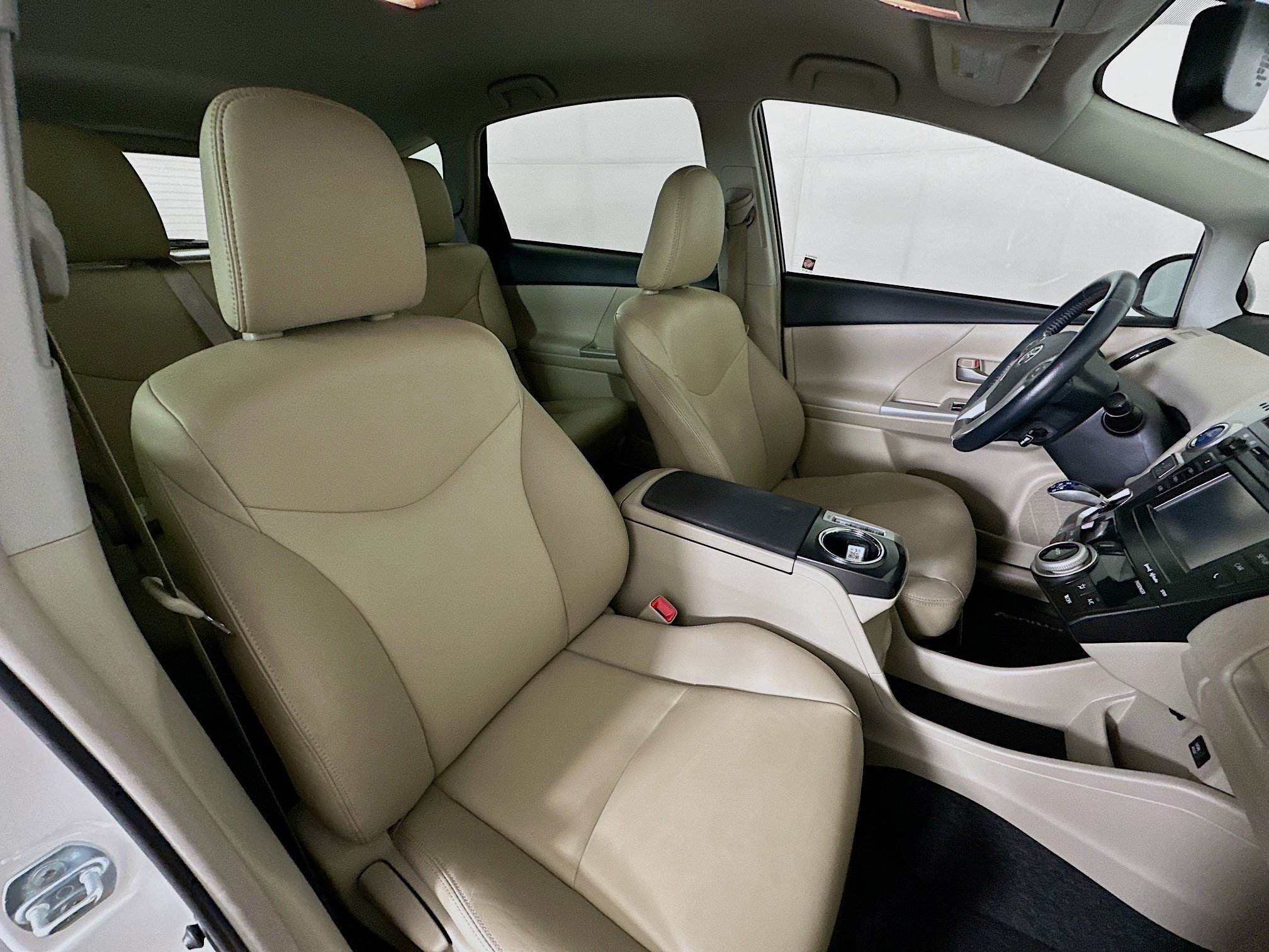 Used 2013 Toyota Prius V Five w/ Preferred Accessory Pkg FWD image 29