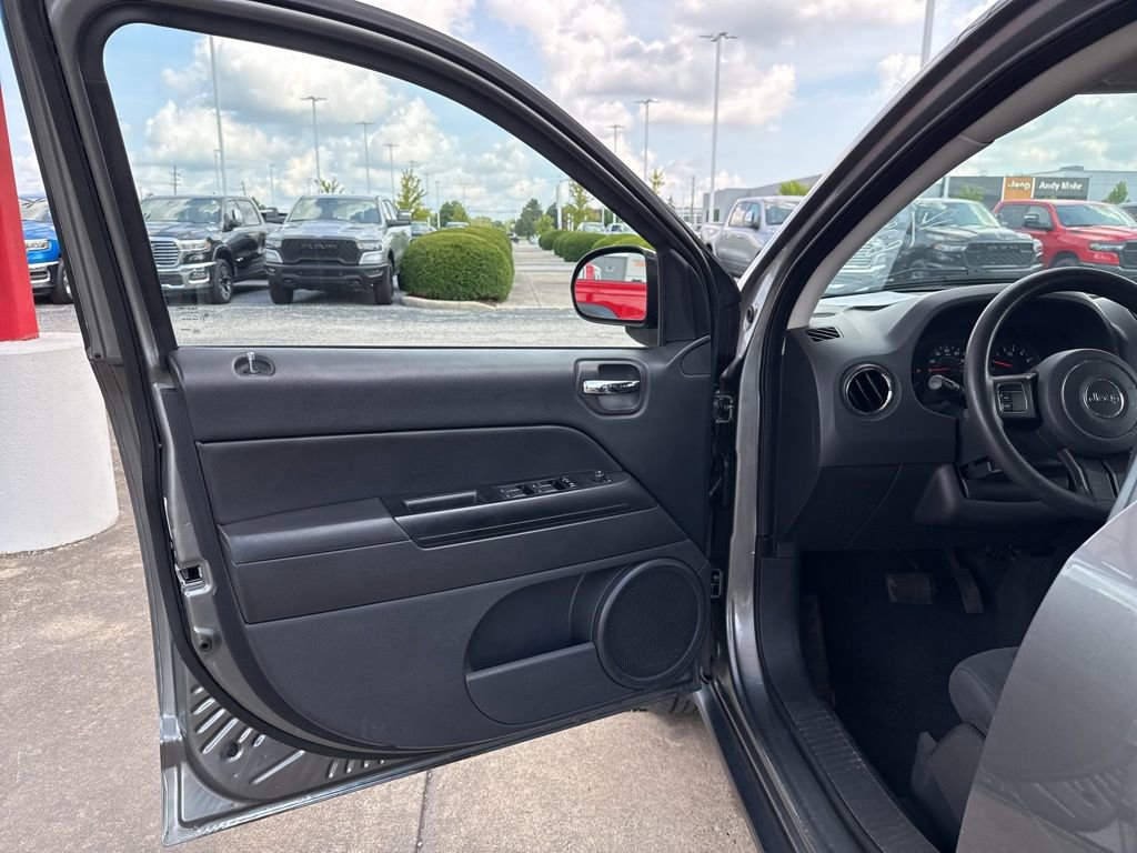 Used 2012 Jeep Compass Sport image 9