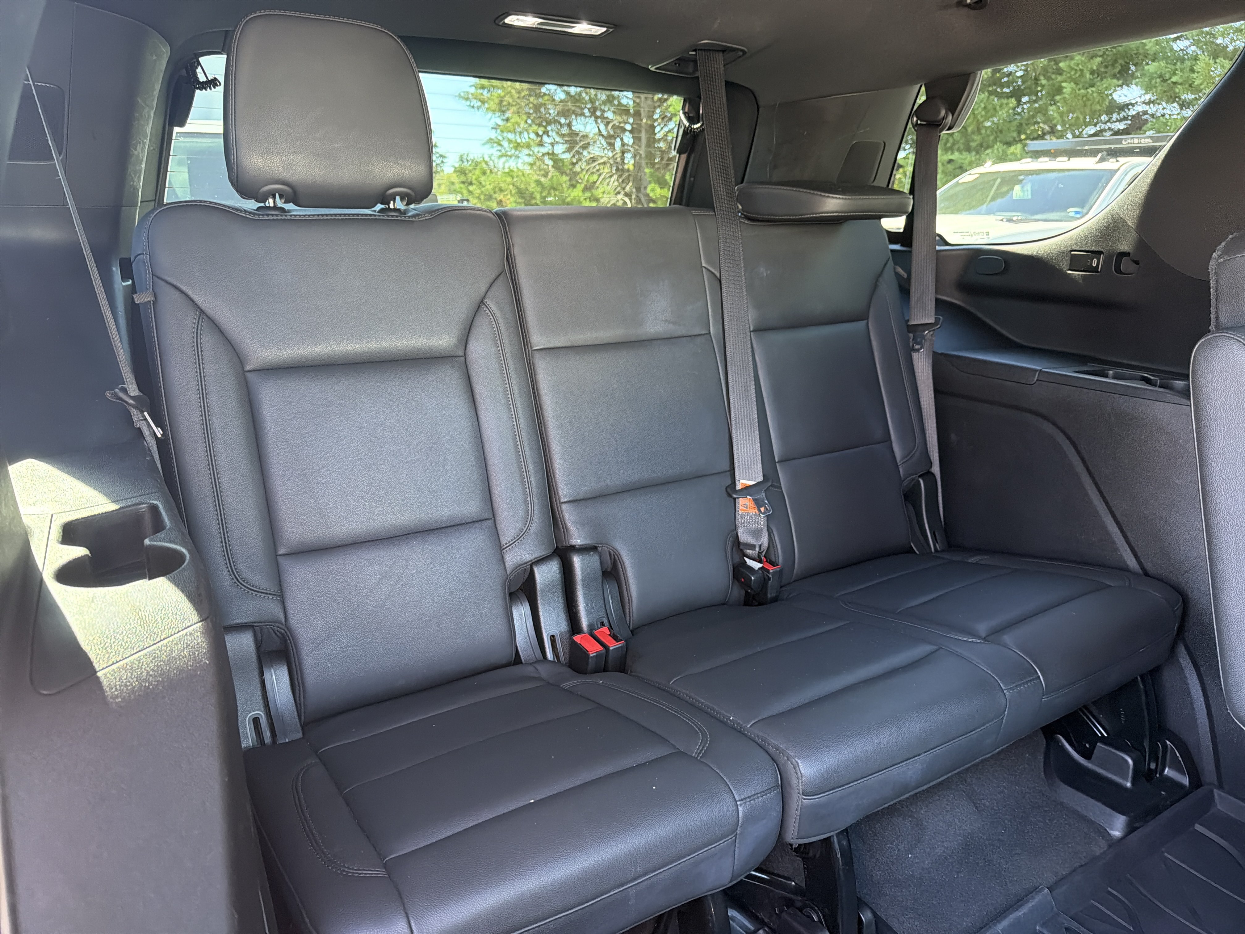 Used 2021 Chevrolet Tahoe Z71 w/ Z71 Off-Road Package AWD/4WD image 33