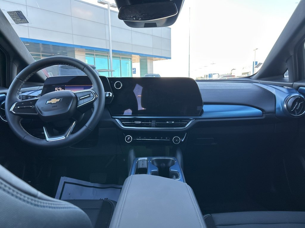 Used 2025 Chevrolet Equinox EV LT w/ Convenience Package image 12