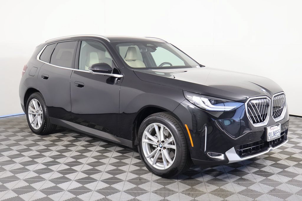 Used 2025 BMW X3 xDrive30i w/ Premium Package AWD/4WD image 3