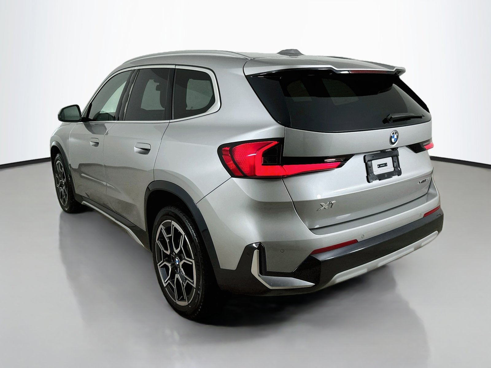 Used 2026 BMW X1 xDrive28i w/ Technology Package AWD/4WD image 7