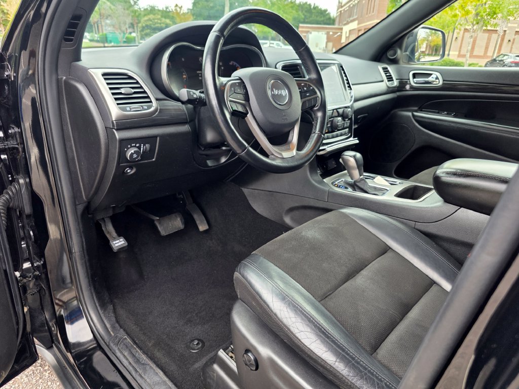 Used 2021 Jeep Grand Cherokee Laredo X AWD/4WD image 11