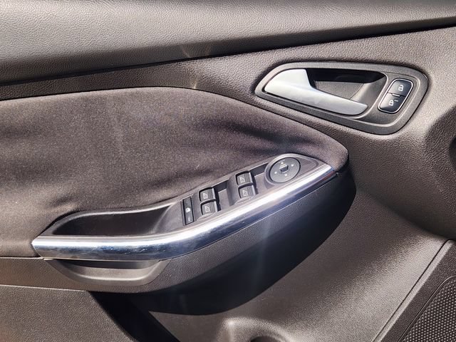 Used 2017 Ford Focus ST FWD image 25