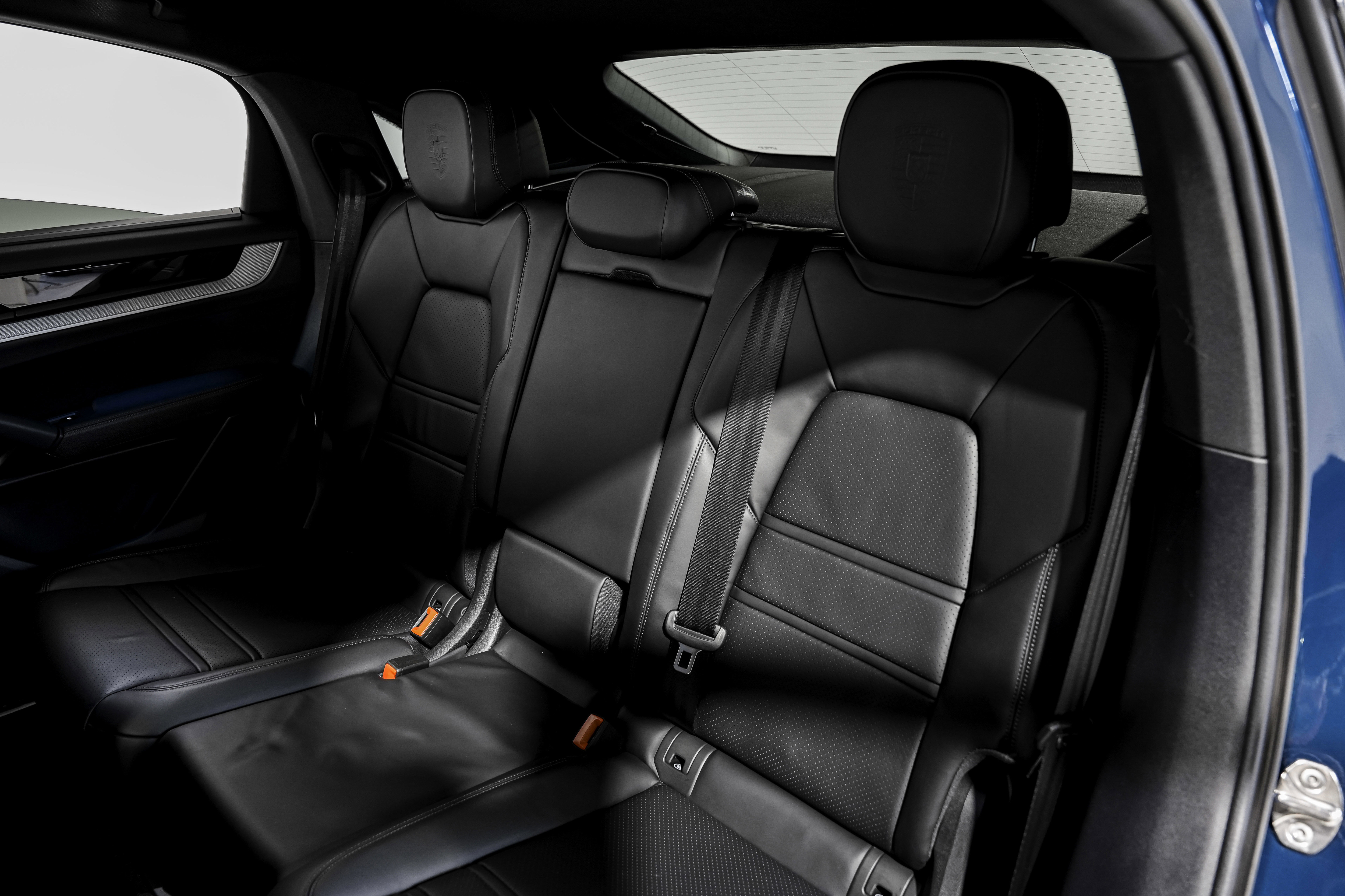 Used 2024 Porsche Cayenne Coupe image 38