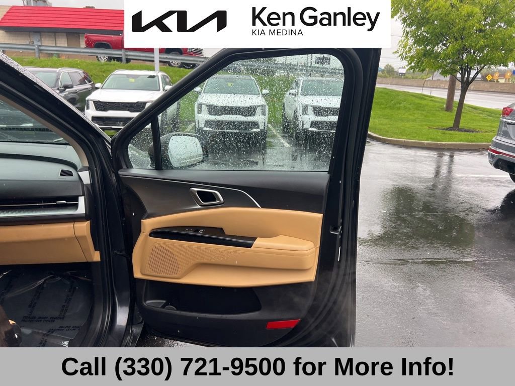 Used 2024 Kia Carnival LX FWD image 56