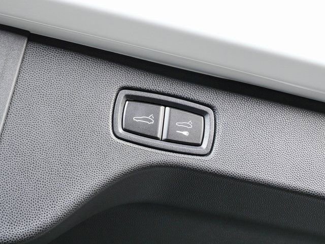 New 2026 Porsche Macan 4 Electric image 32