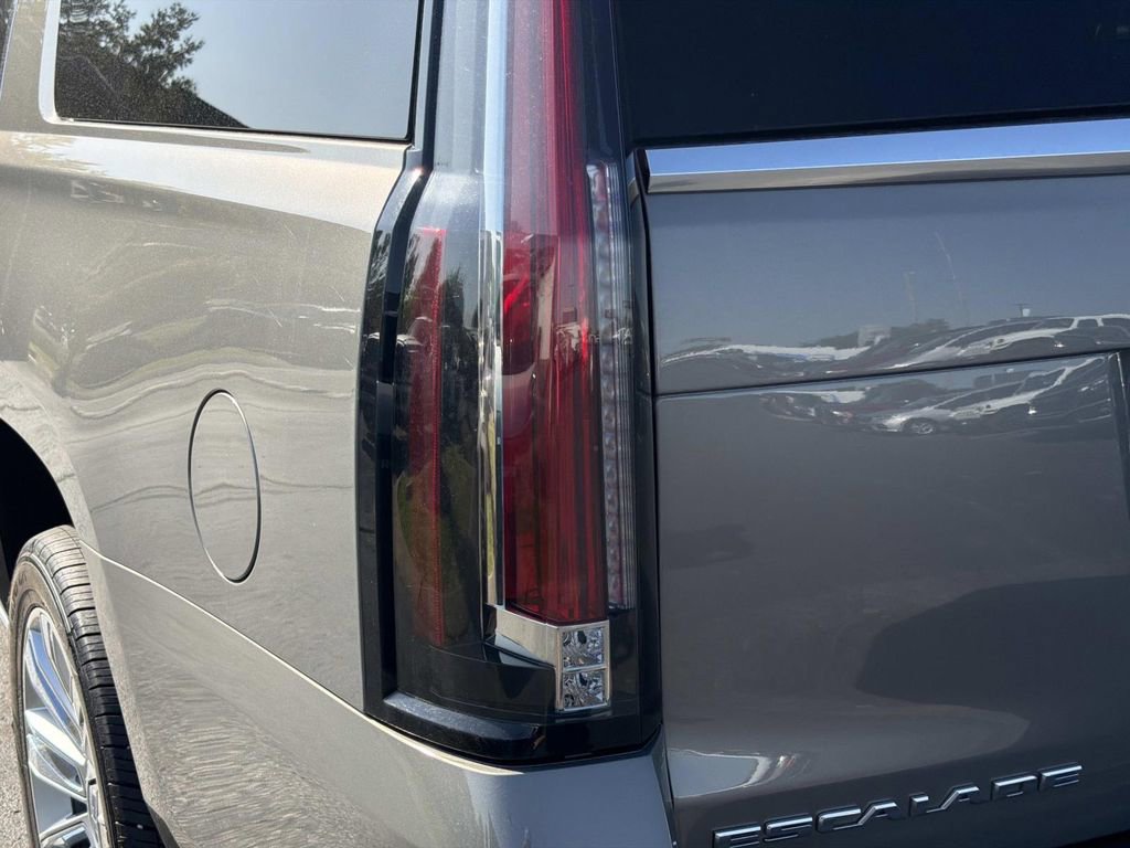 Used 2019 Cadillac Escalade ESV Platinum AWD/4WD image 12