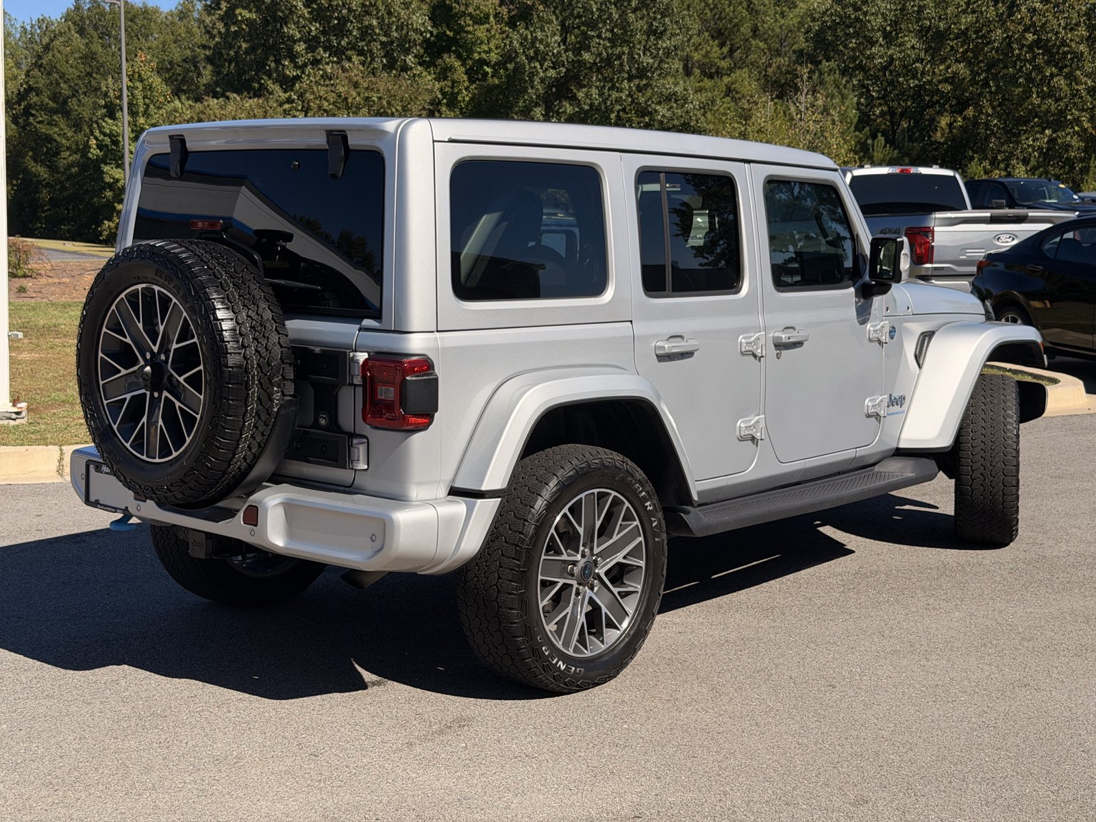 Used 2024 Jeep Wrangler High Altitude AWD/4WD image 13