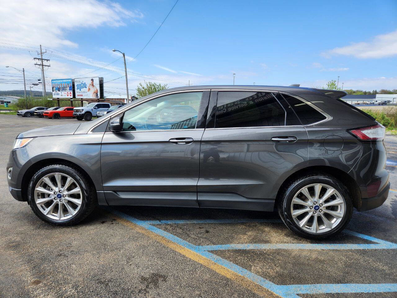 Used 2017 Ford Edge Titanium w/ Equipment Group 301A AWD/4WD image 4