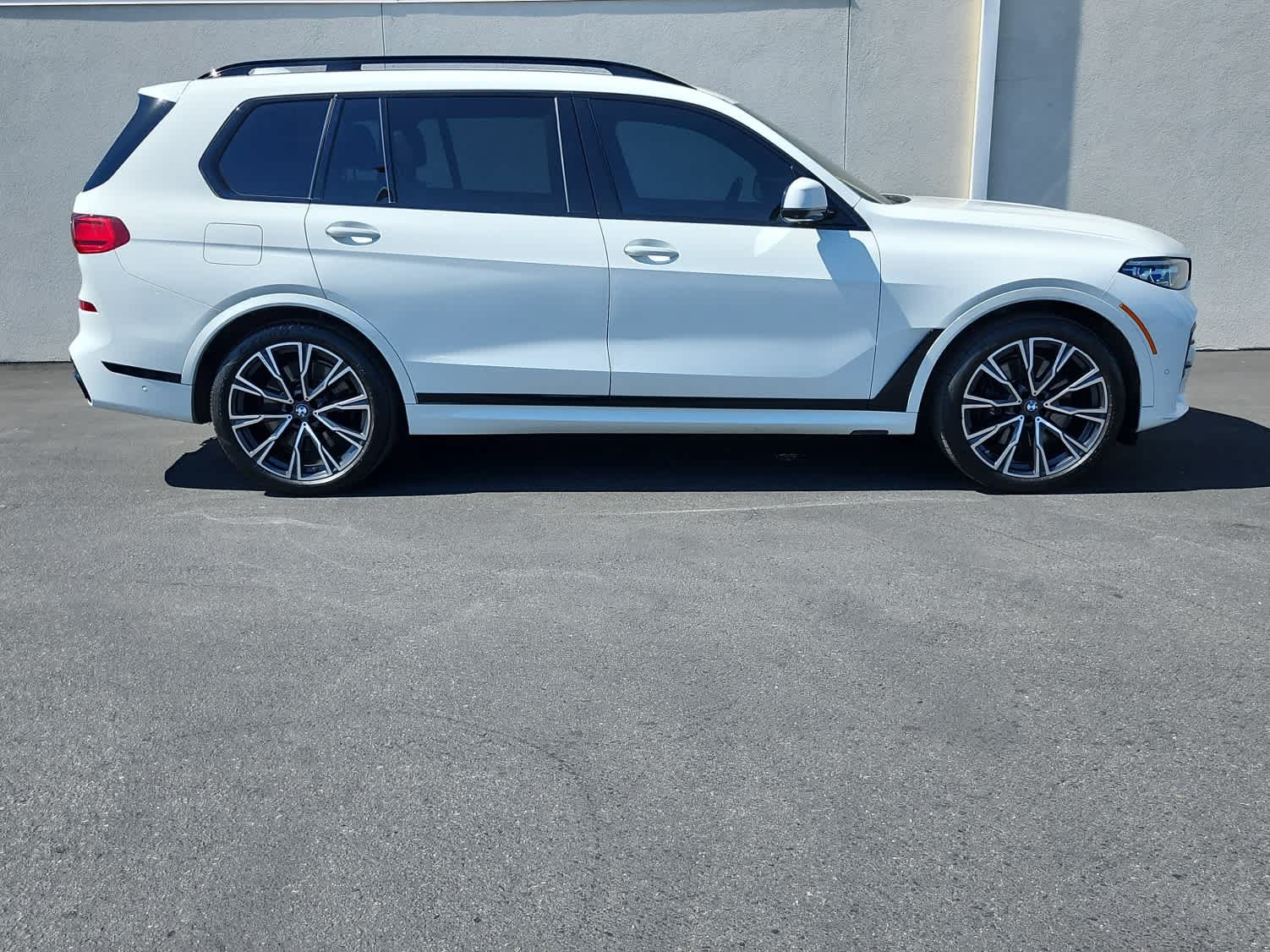 Used 2022 BMW X7 M50i AWD/4WD image 3