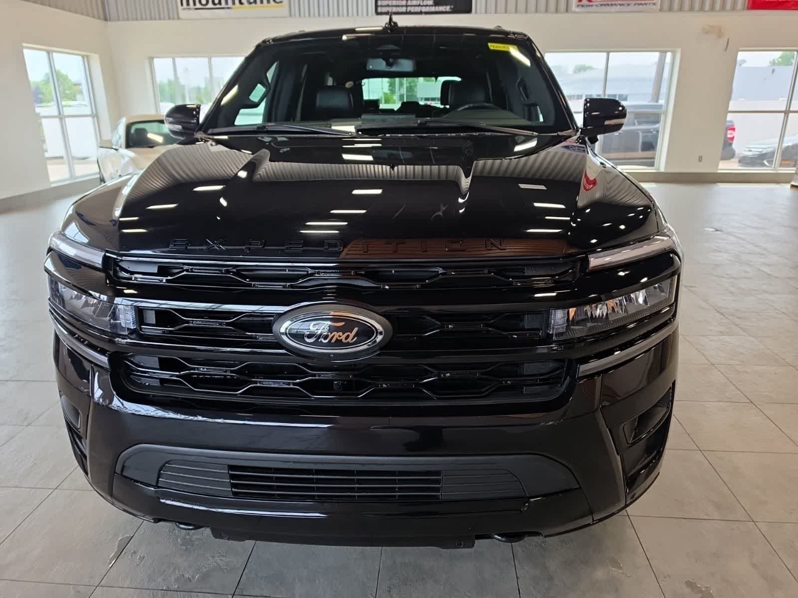 Used 2023 Ford Expedition Limited AWD/4WD image 3