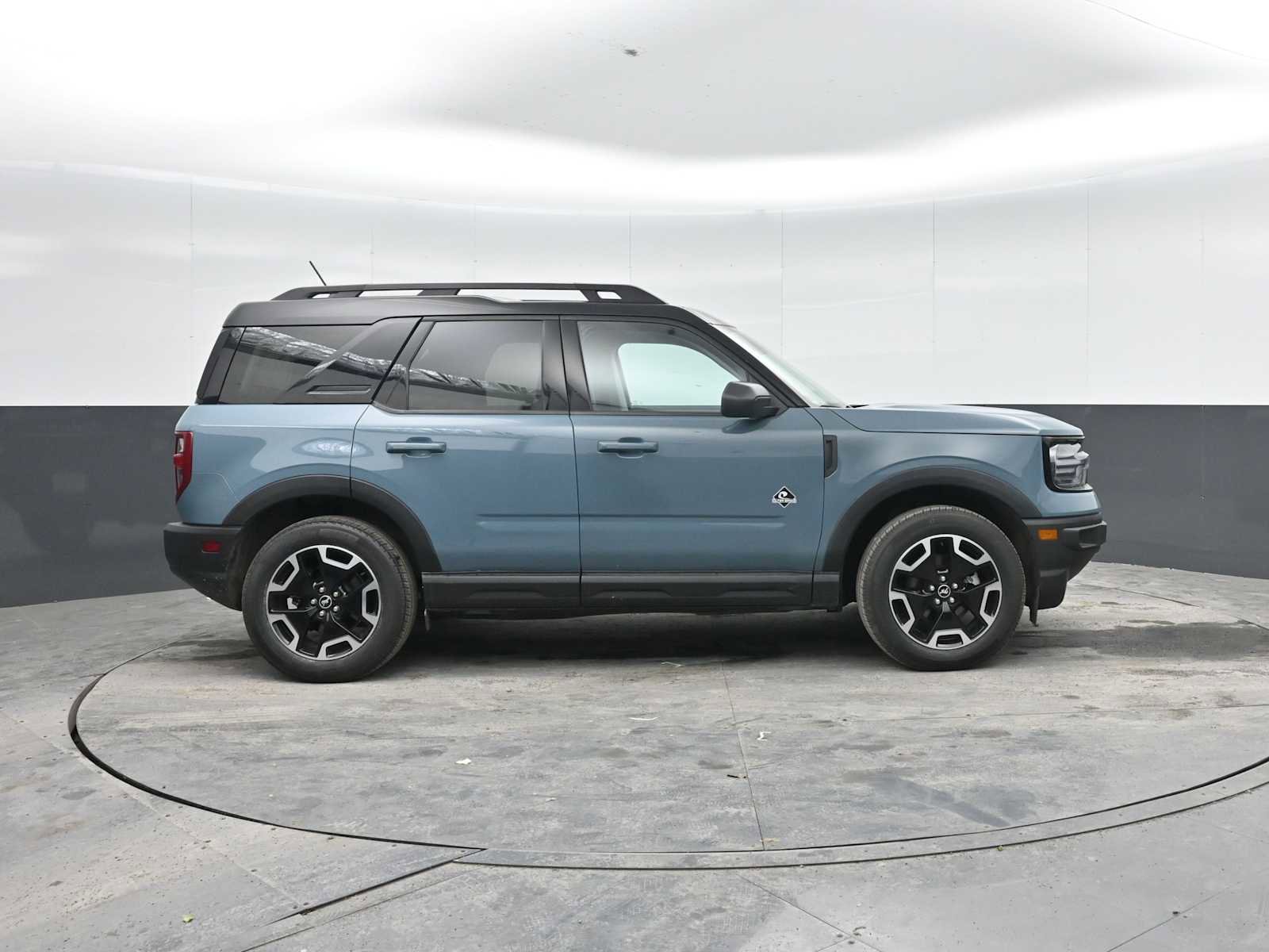 Used 2023 Ford Bronco Sport Outer Banks w/ Tech Package AWD/4WD image 8