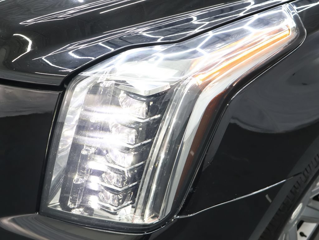 Used 2020 Cadillac Escalade Luxury AWD/4WD image 33