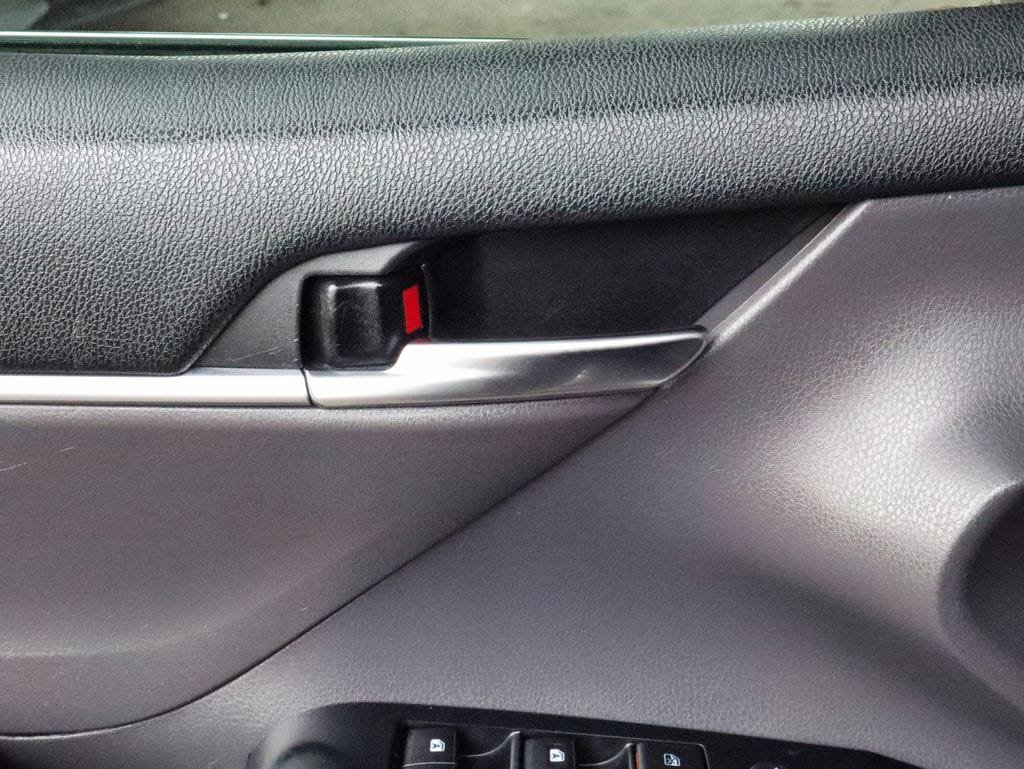 Used 2020 Toyota Camry LE FWD image 48