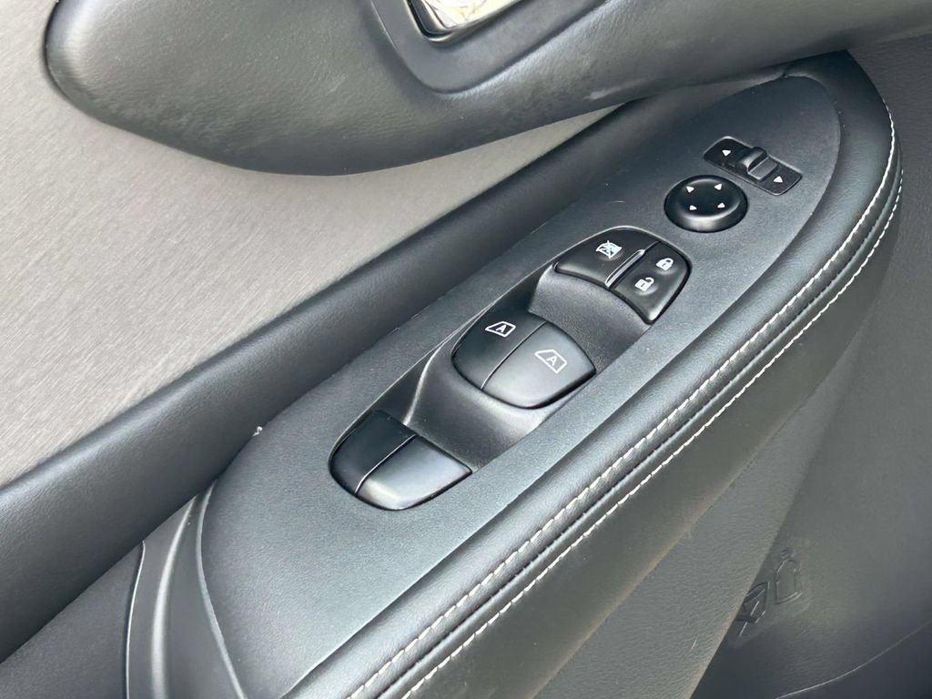 Used 2024 Nissan Murano SV FWD image 15