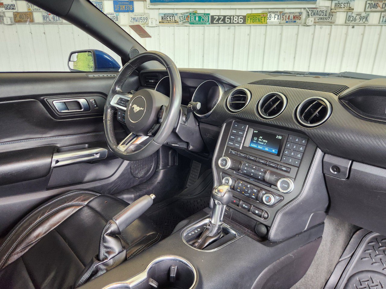 Used 2018 Ford Mustang Coupe RWD image 2