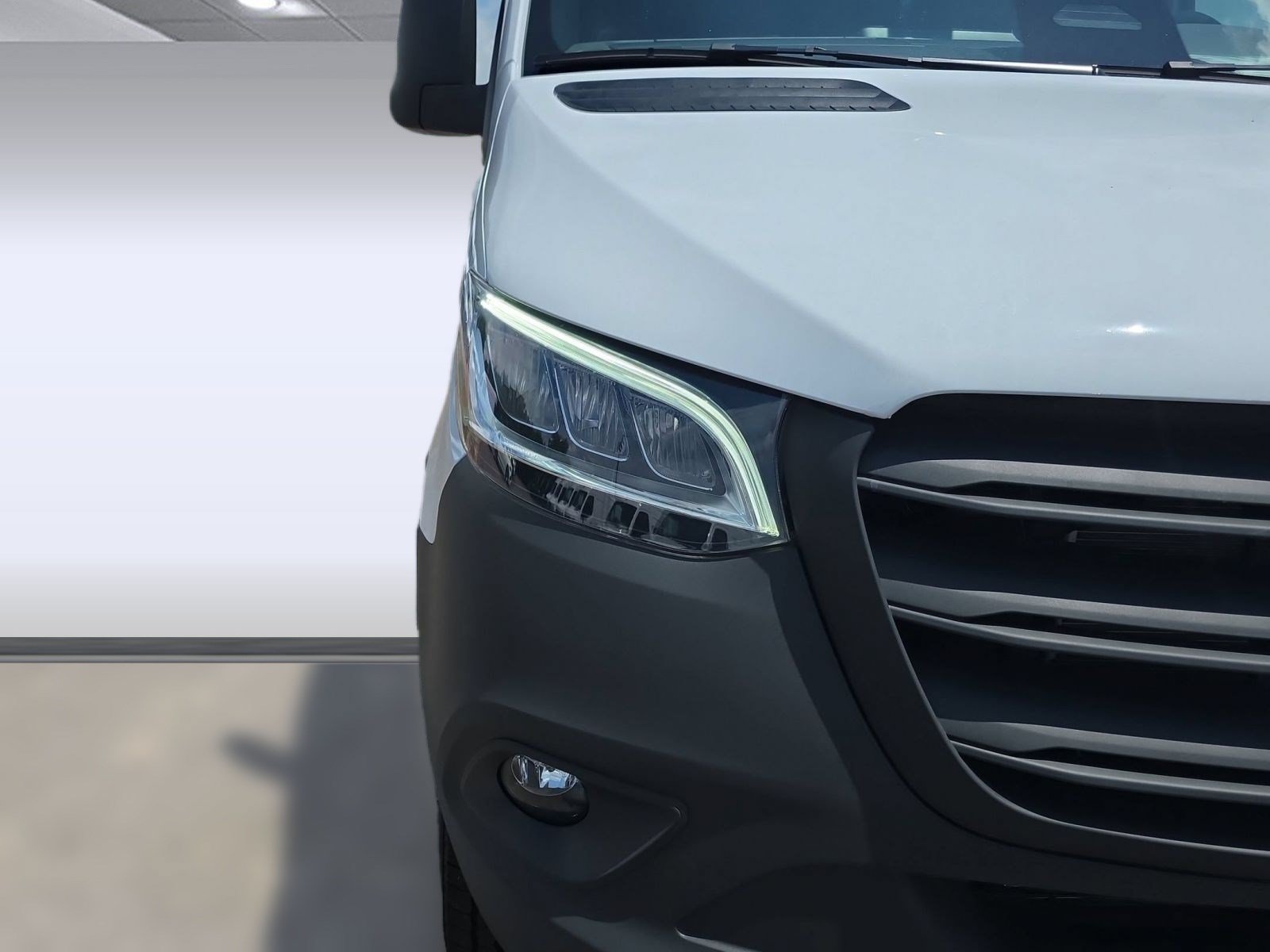 Used 2025 Mercedes-Benz Sprinter 2500 image 10