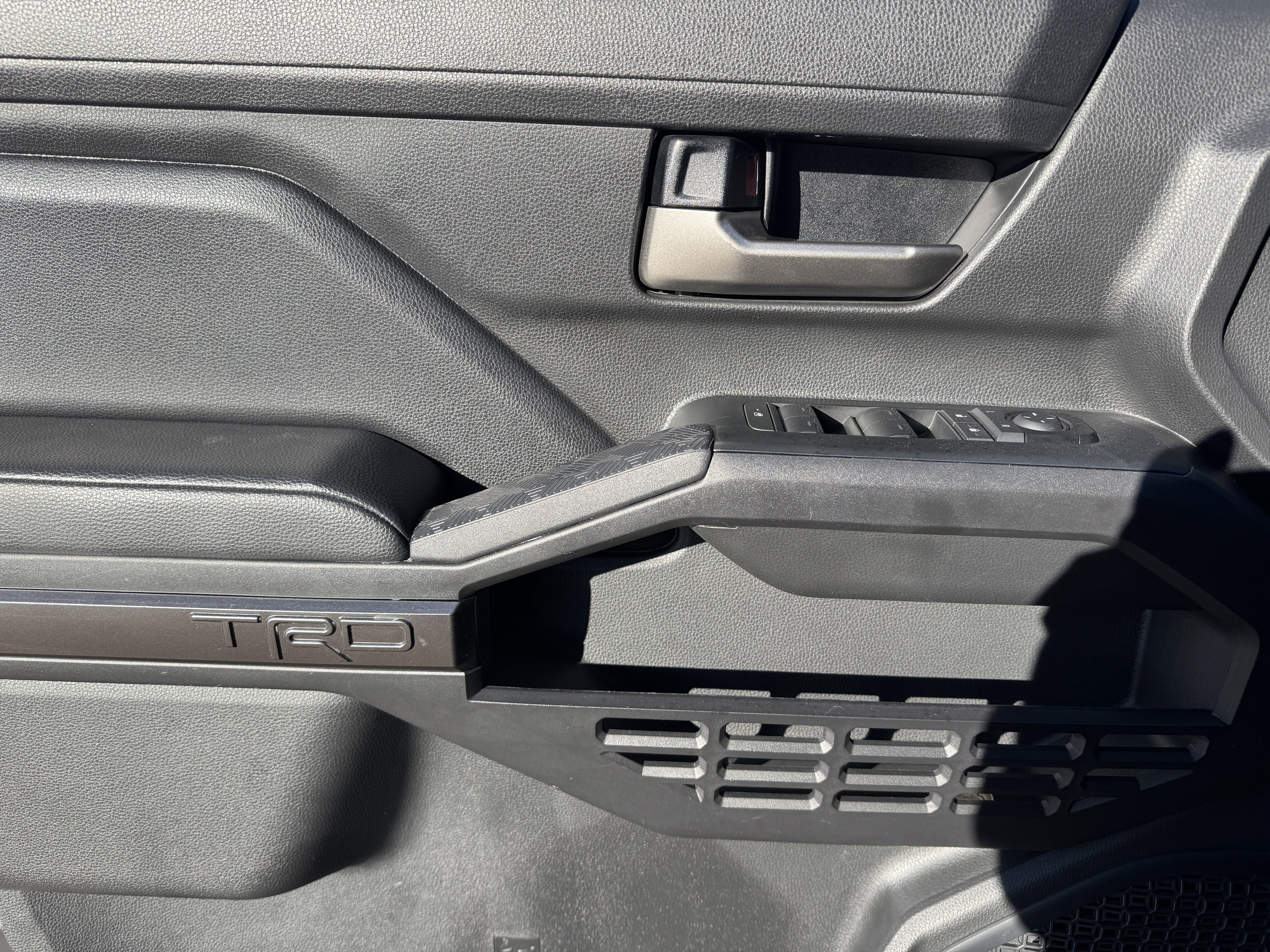 Used 2024 Toyota Tacoma TRD Off-Road image 9