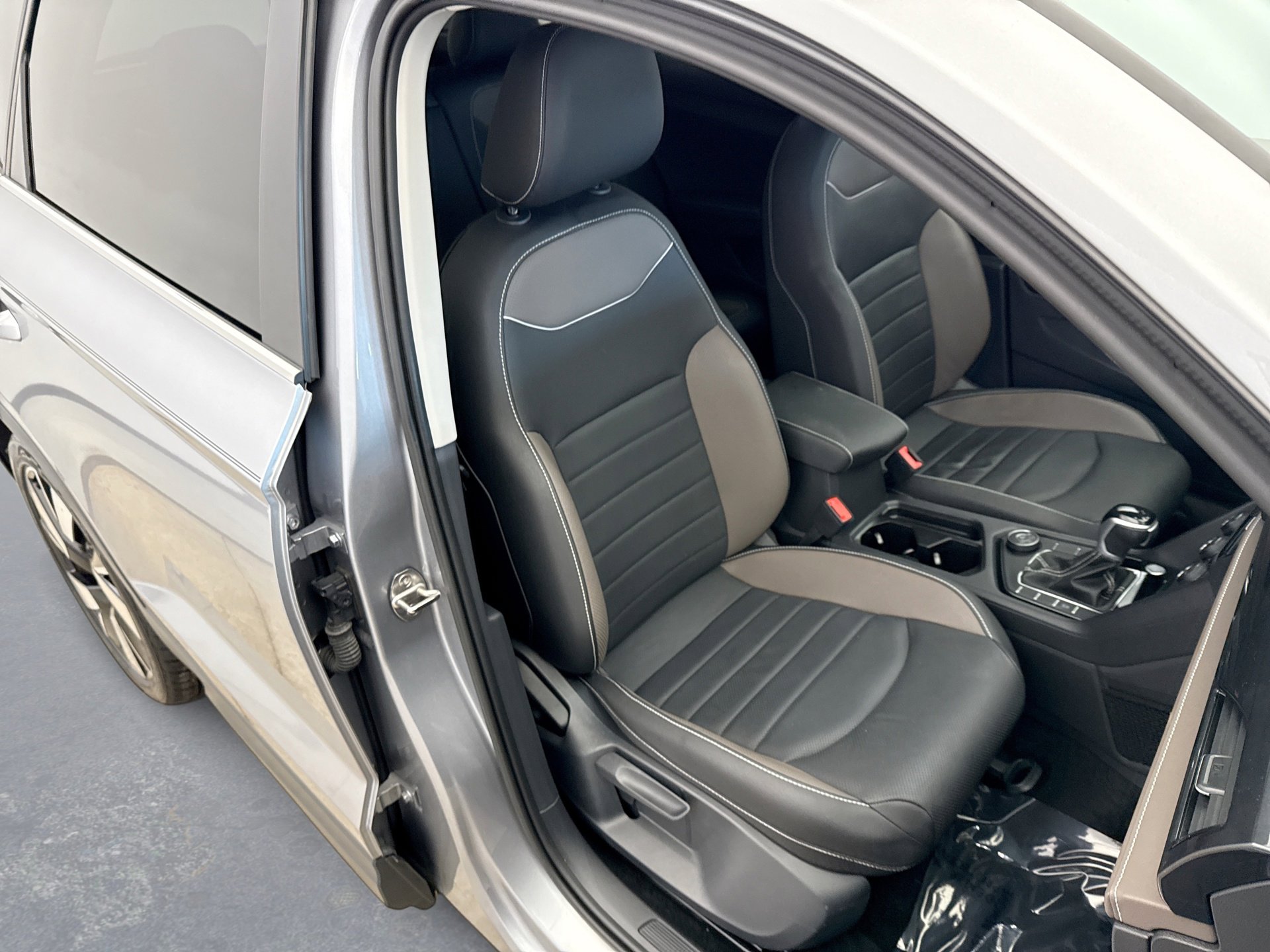 Used 2024 Volkswagen Taos SEL image 16