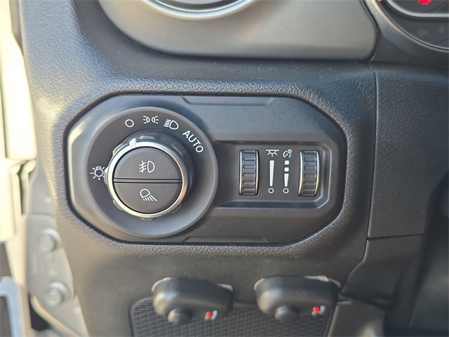 Used 2021 Jeep Gladiator Sport image 22