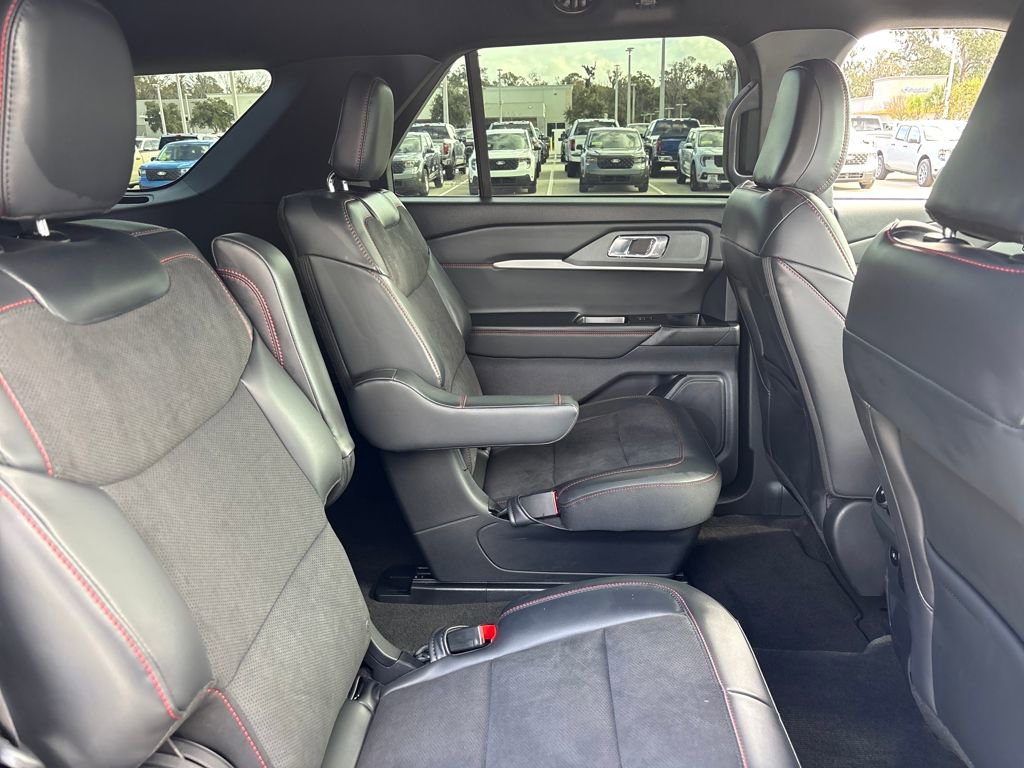 Used 2025 Ford Explorer ST image 30