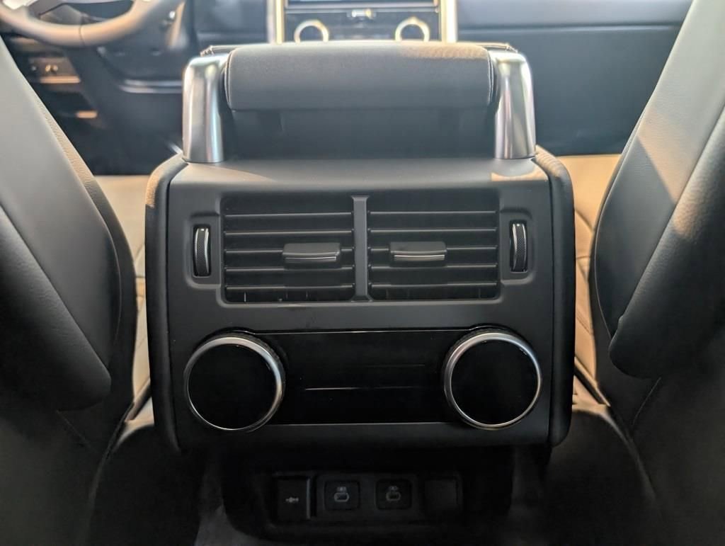 New 2026 Land Rover Discovery Limited Edition image 28