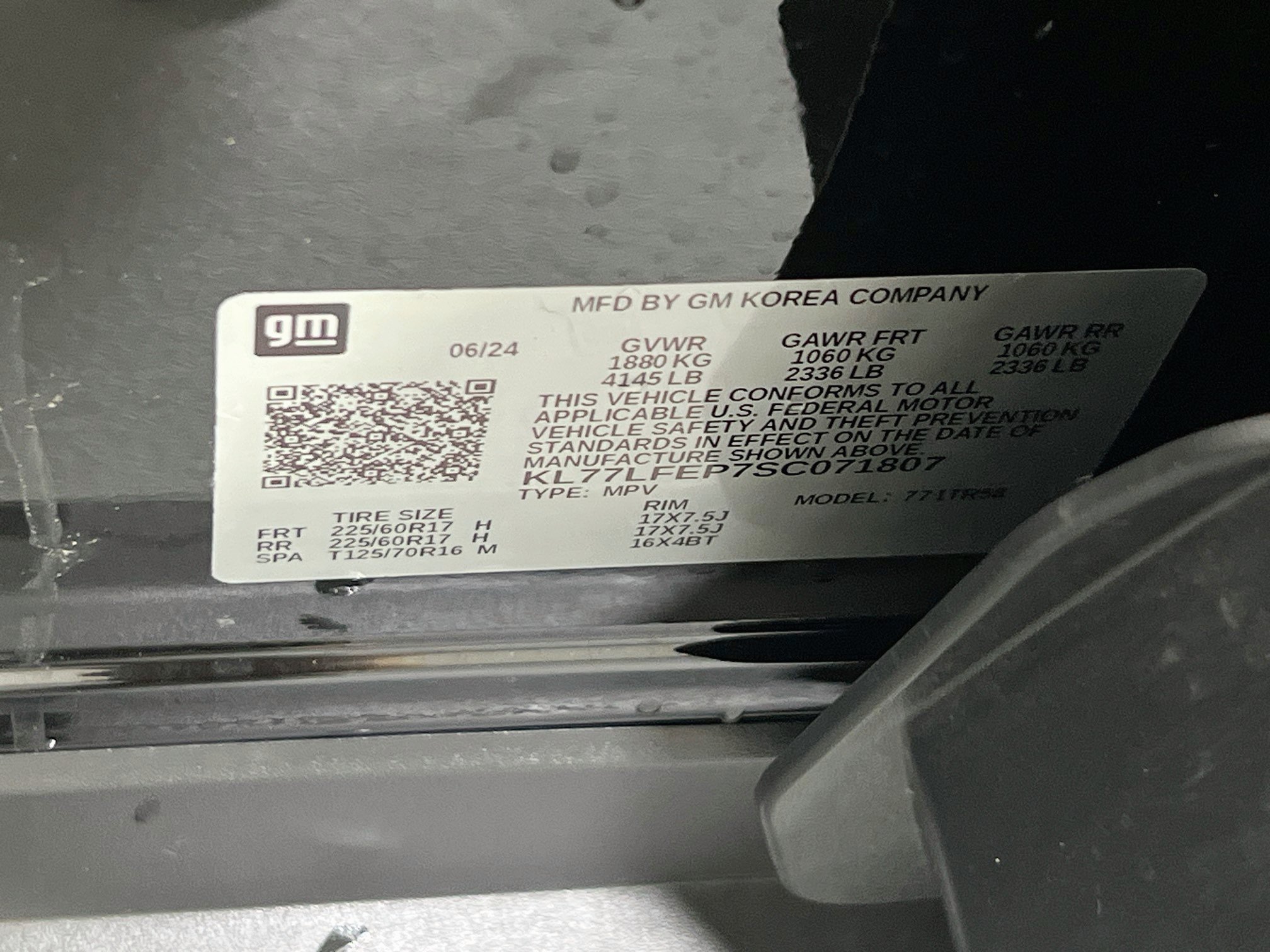 Used 2025 Chevrolet Trax LS w/ LS Convenience Package FWD image 30