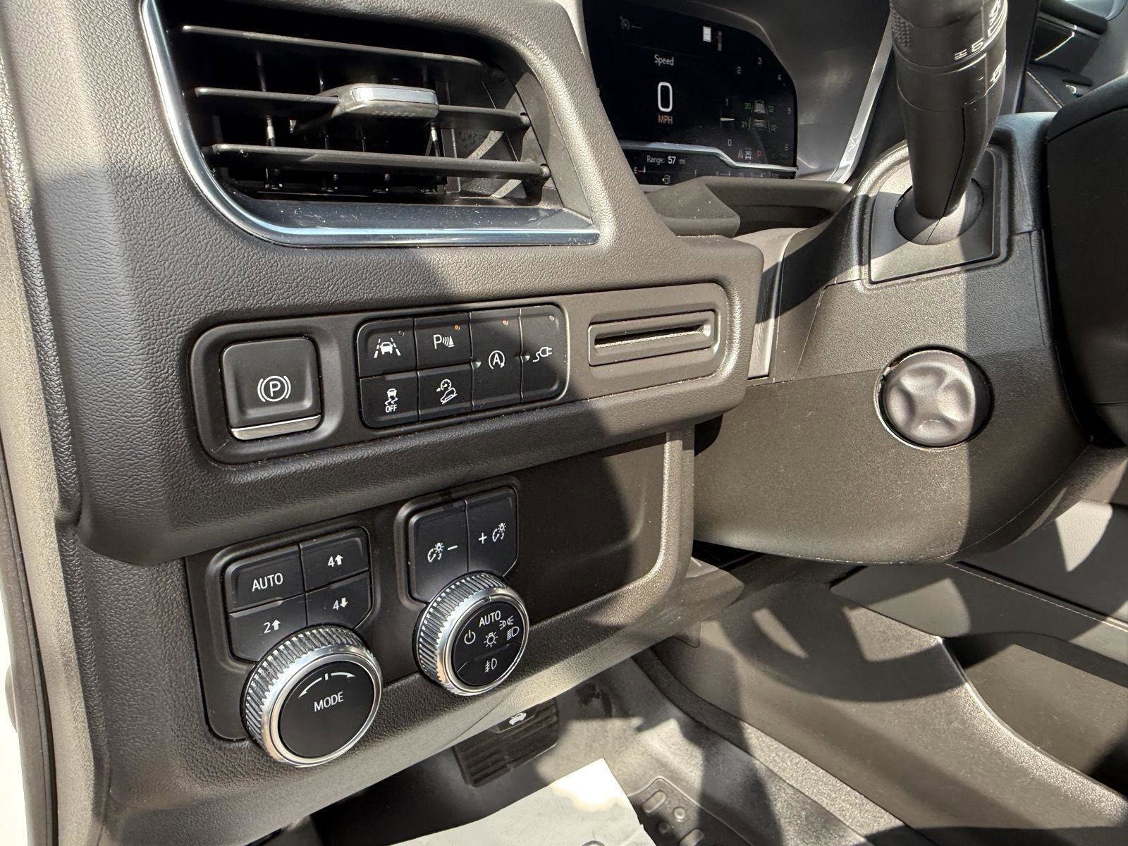 Used 2022 GMC Yukon AT4 image 10