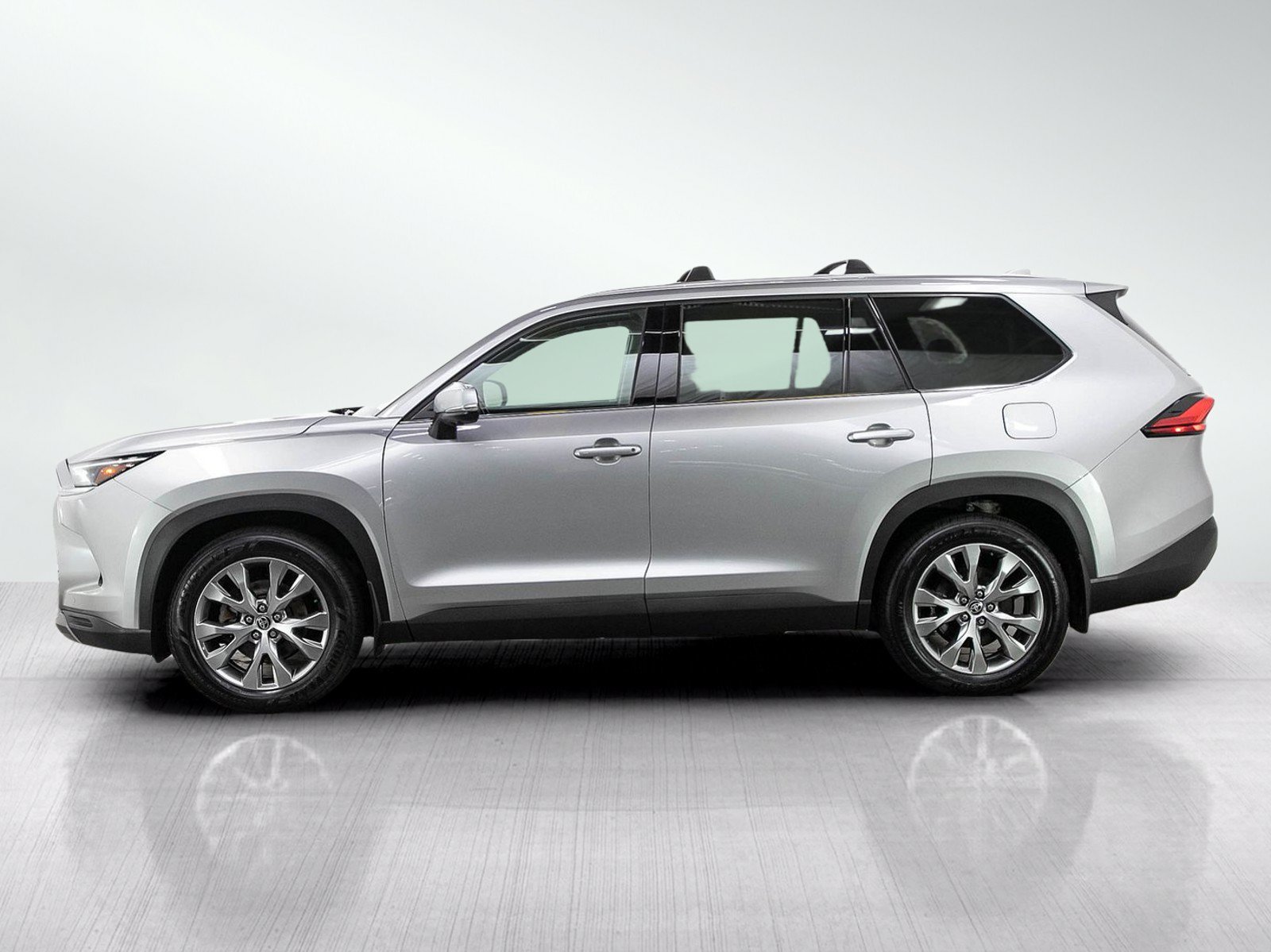 Used 2024 Toyota Grand Highlander AWD Hybrid image 2
