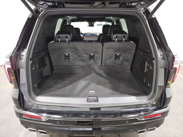 Certified 2025 Chevrolet Traverse RS w/ LPO, Floor Liner Package AWD/4WD image 16