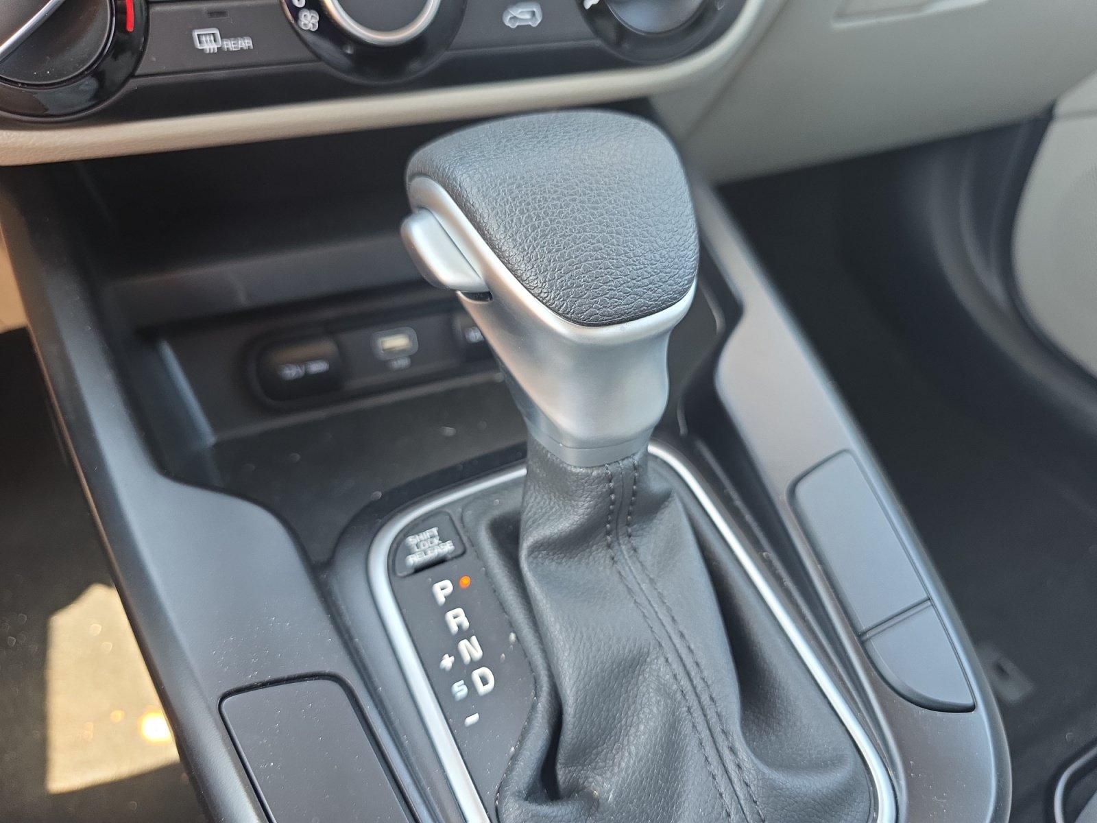 Certified 2025 Kia Soul LX w/ LX Technology Package FWD image 20