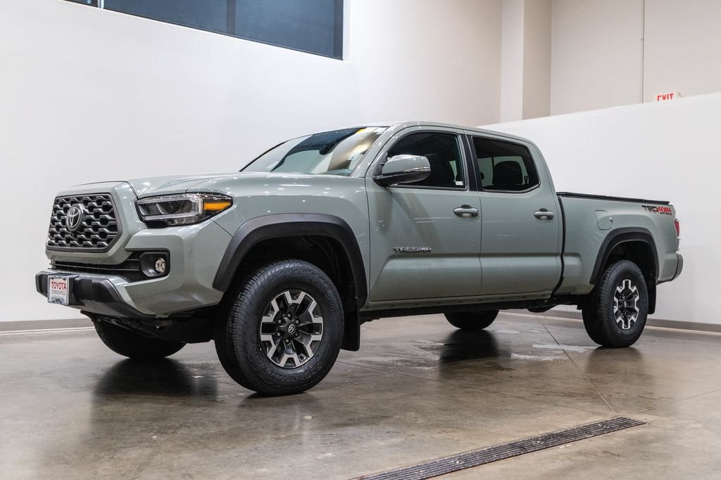 Certified 2023 Toyota Tacoma TRD Off-Road w/ TRD Premium Off Road Package AWD/4WD image 3