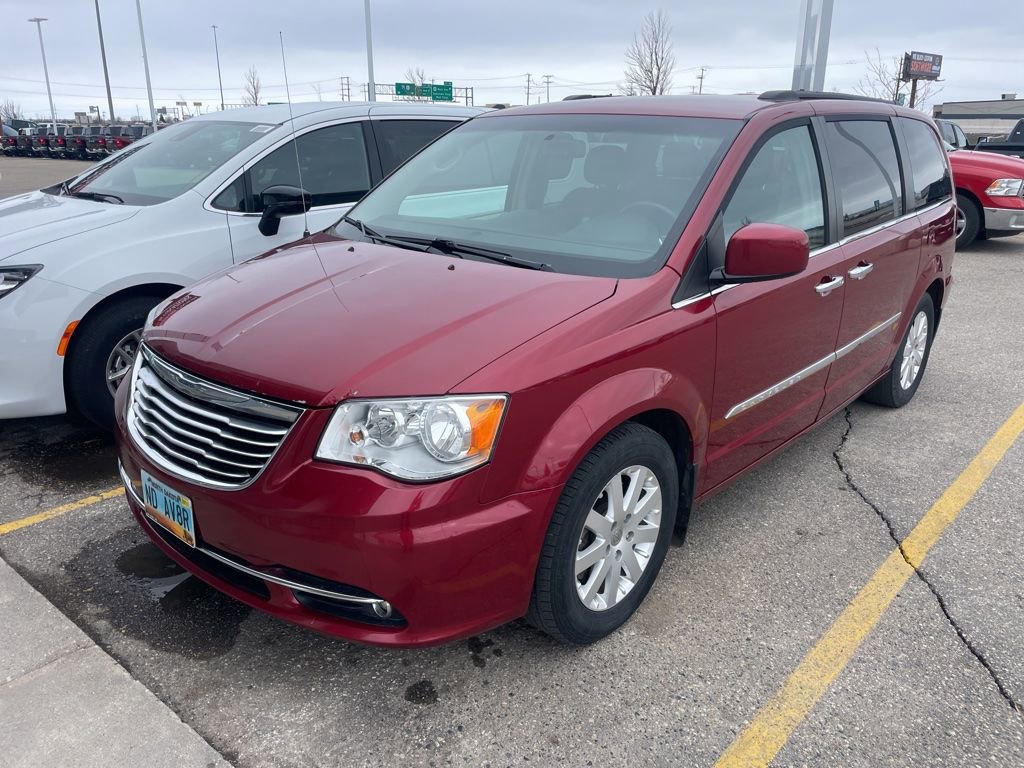 Used 2016 Chrysler Town & Country Touring w/ Driver Convenience Group image 3