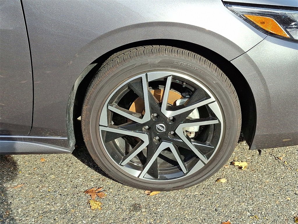 Certified 2025 Nissan Sentra SR image 9