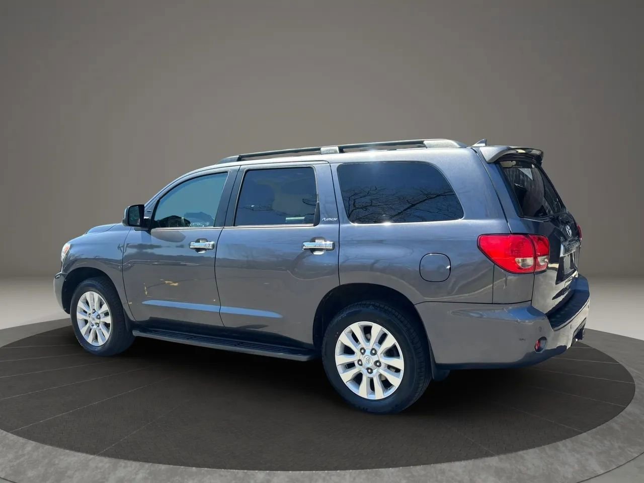 Used 2014 Toyota Sequoia Platinum AWD/4WD image 8