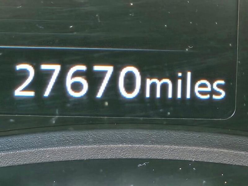 Used 2024 Nissan Kicks SR image 27