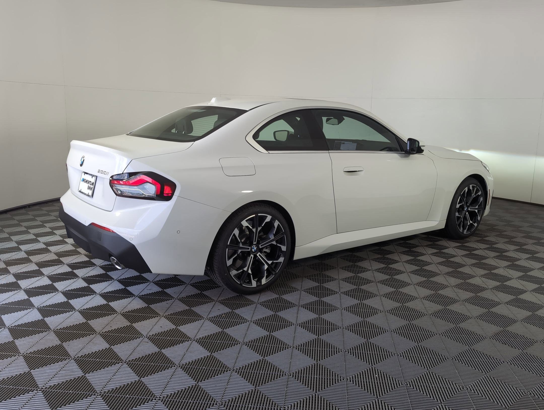 Used 2025 BMW 230i Coupe w/ Convenience Package image 7