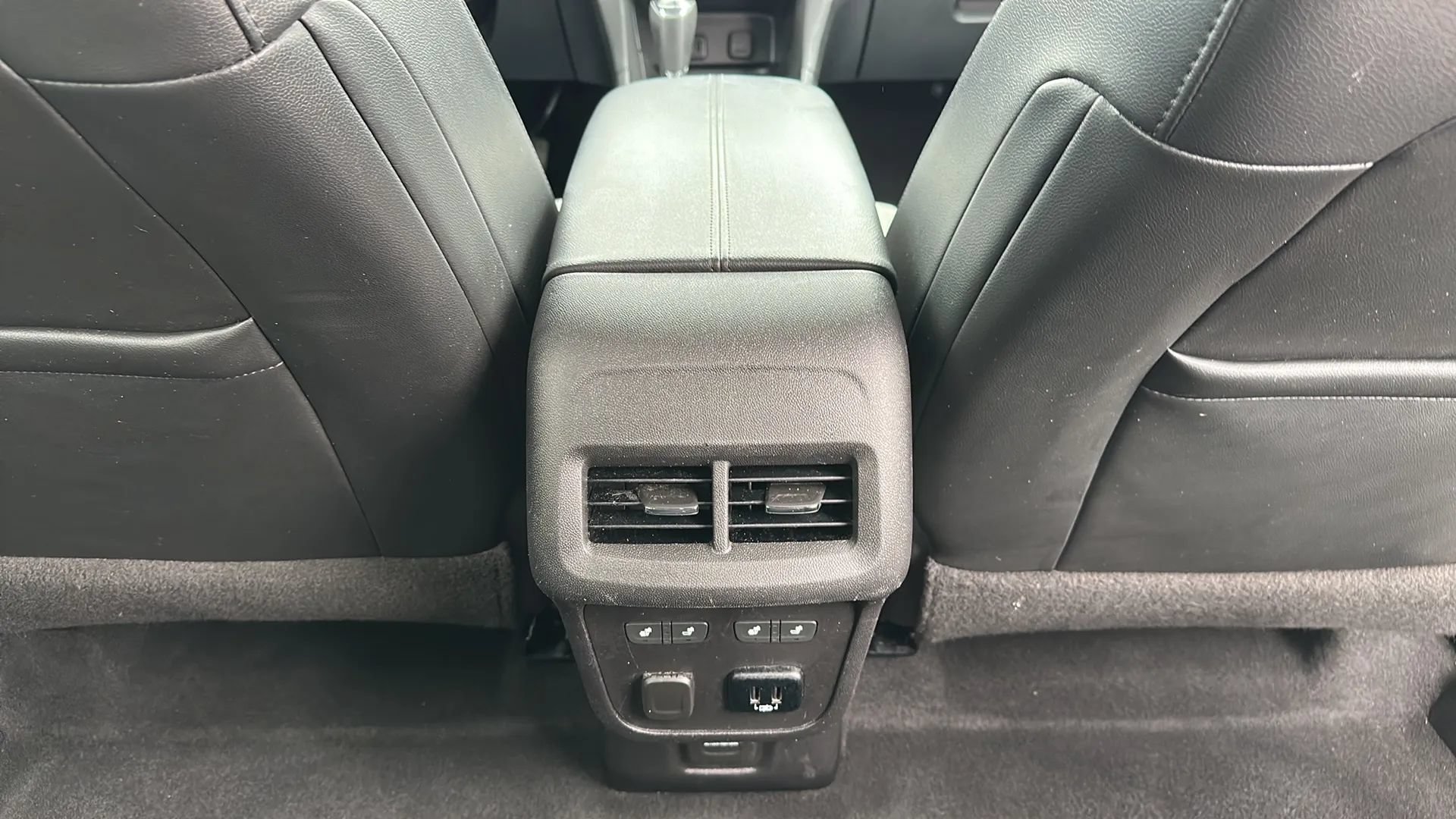Used 2018 Chevrolet Equinox Premier FWD image 29