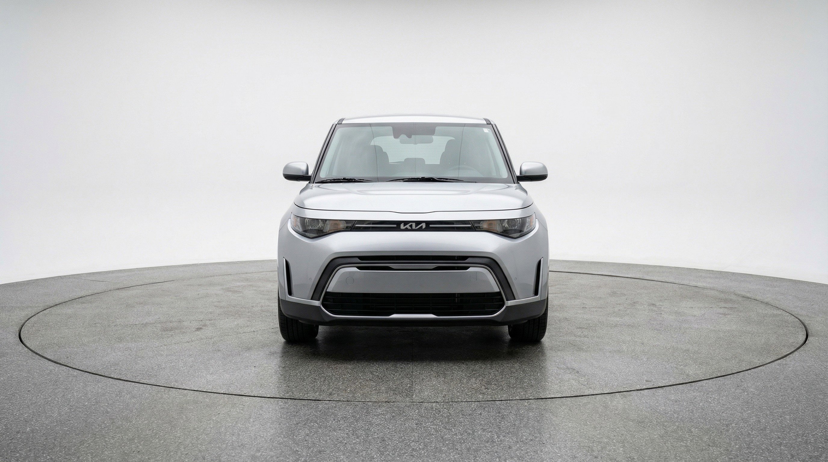 Used 2025 Kia Soul LX w/ LX Technology Package FWD image 2