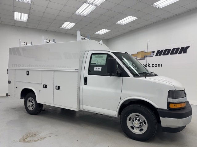 New 2026 Chevrolet Express 3500 w/ Power Convenience Package image 3