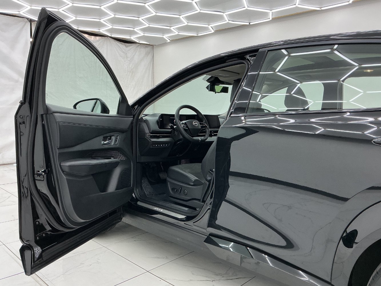 Used 2024 Nissan Ariya AWD image 16