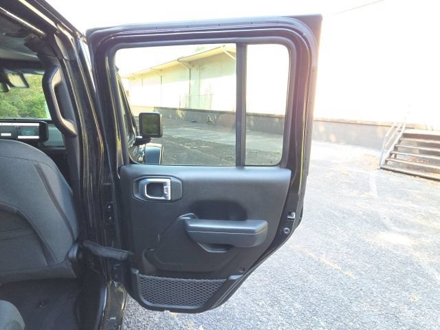 Used 2025 Jeep Gladiator Sport AWD/4WD image 24