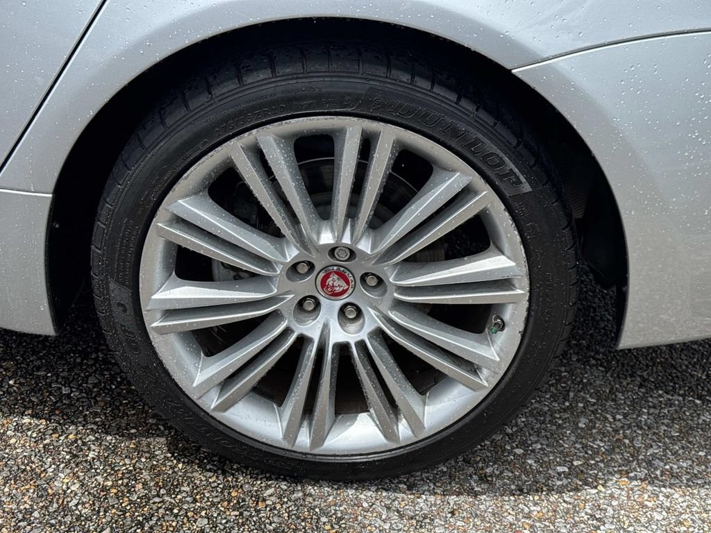 Used 2015 Jaguar XJ L Portfolio RWD image 5