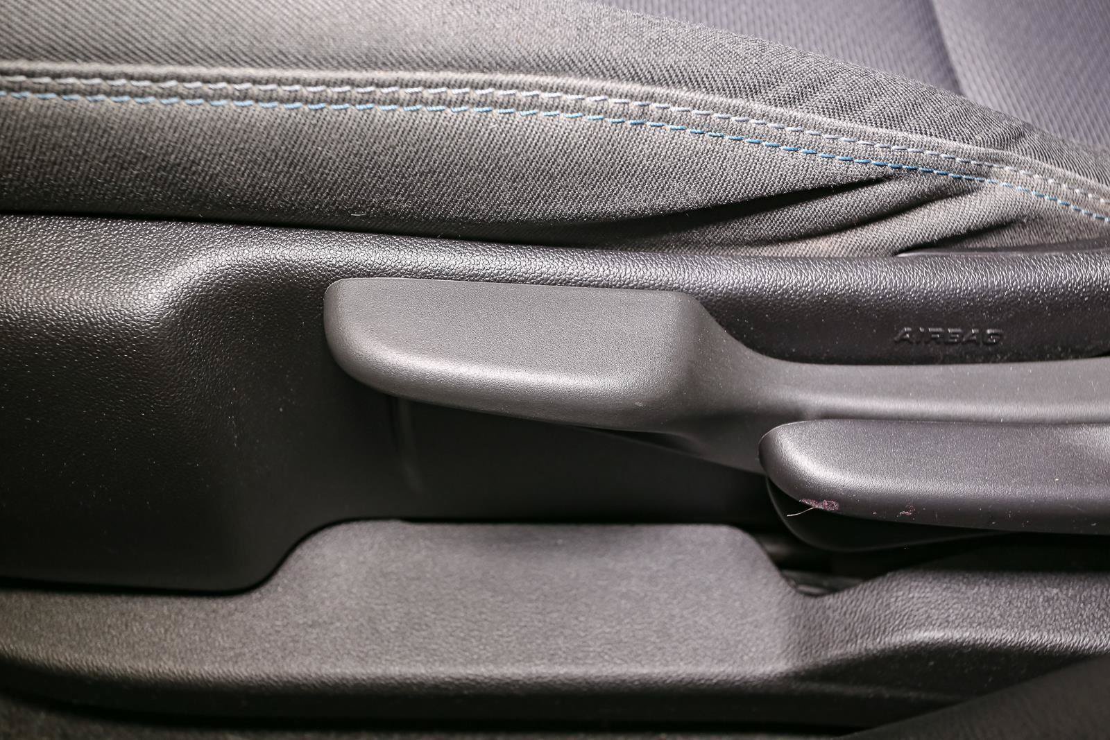 Used 2019 Chevrolet Cruze LT FWD image 36