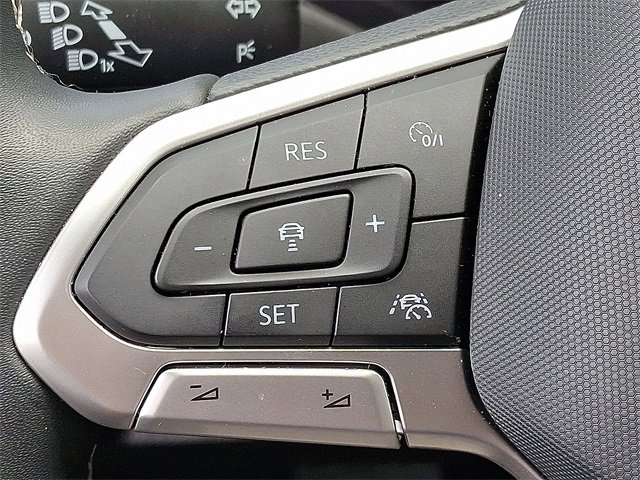 Used 2022 Volkswagen Tiguan SE image 20