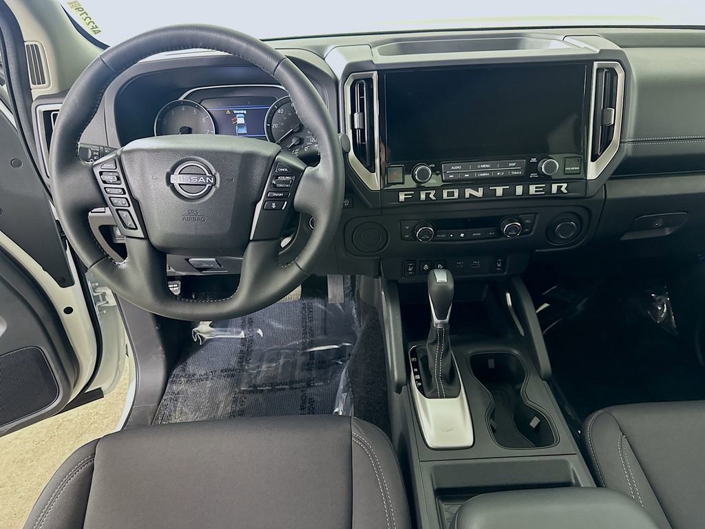 Used 2025 Nissan Frontier SV w/ SV Convenience Package image 17