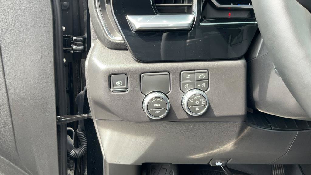 Used 2026 GMC Sierra 1500 SLT RWD image 32